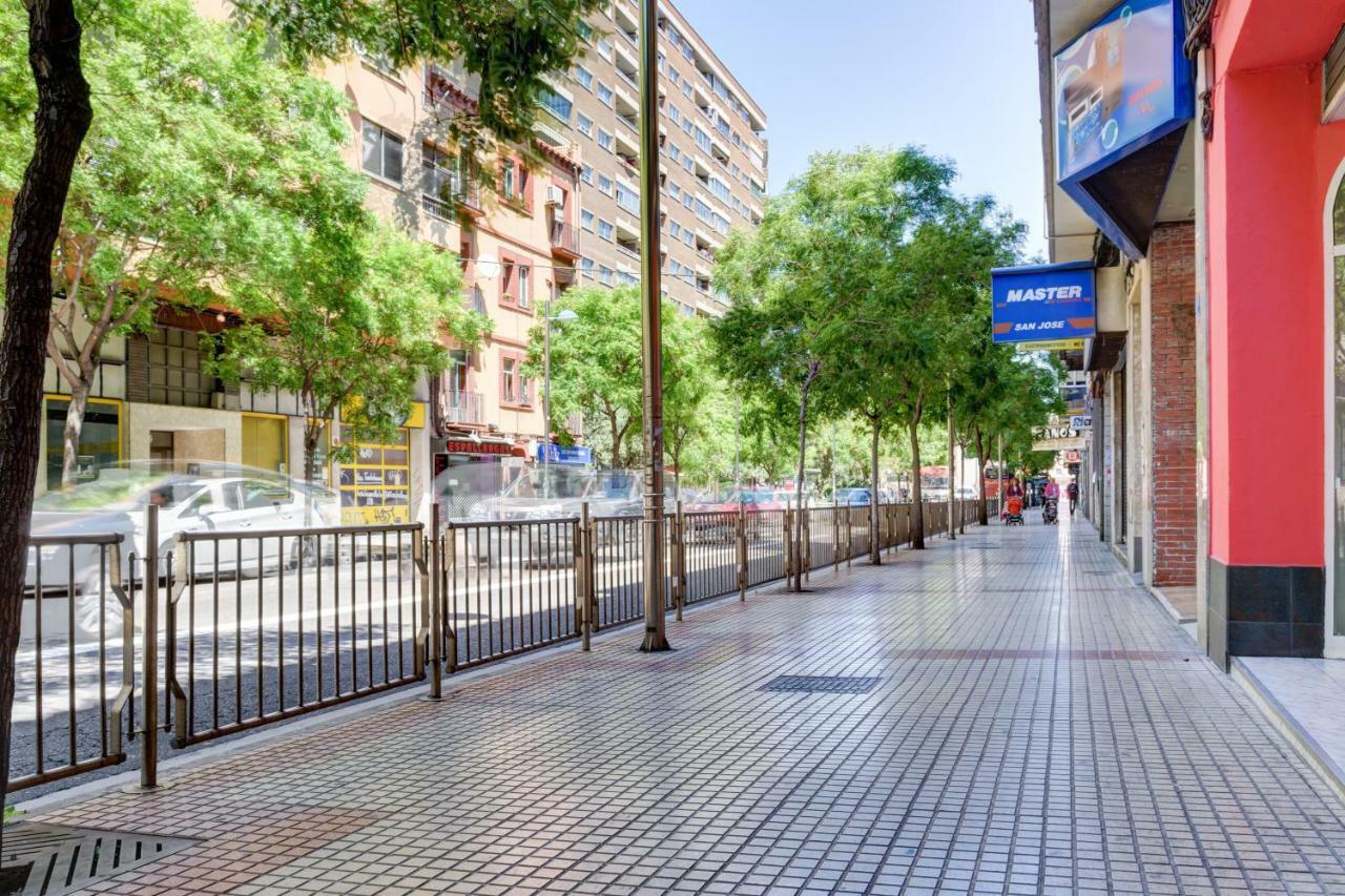 Apartamentos San Lazaro 2 سرقسطة المظهر الخارجي الصورة